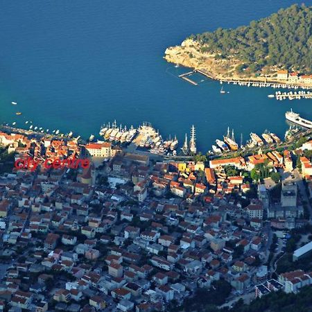 Apartment For 6 In Makarska Centar Buitenkant foto