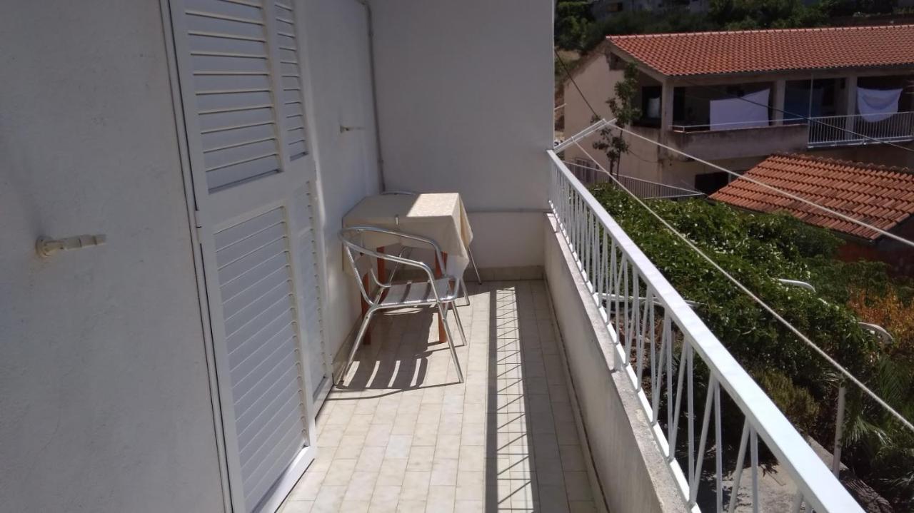 Apartment For 6 In Makarska Centar Buitenkant foto