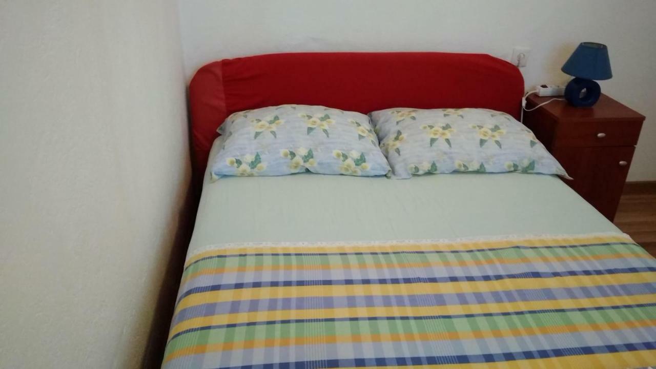 Apartment For 6 In Makarska Centar Buitenkant foto