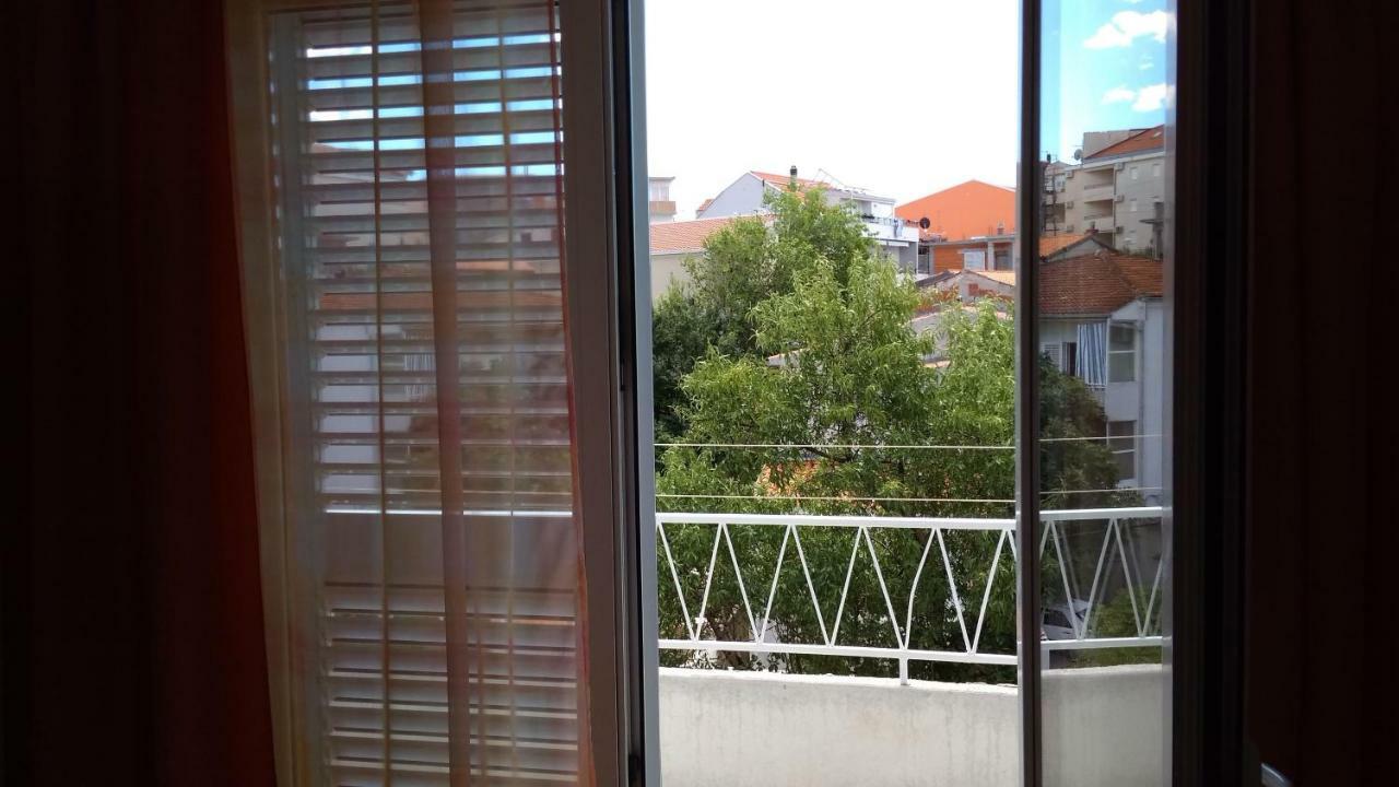 Apartment For 6 In Makarska Centar Buitenkant foto