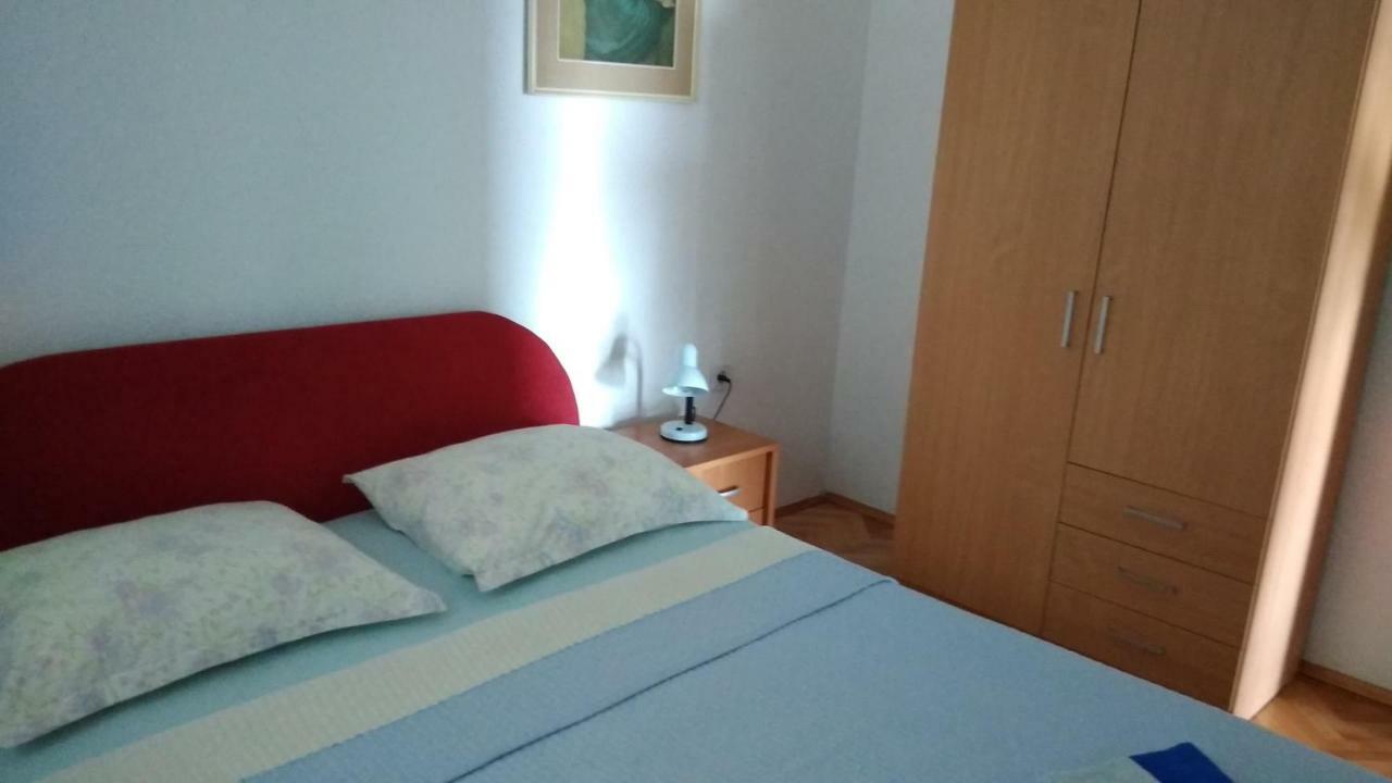 Apartment For 6 In Makarska Centar Buitenkant foto